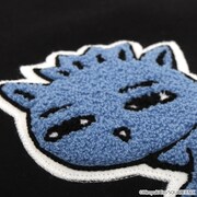 もこもこ刺繍で施されたメケメケ。