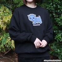 「魔法陣グルグル メケメケのスウェット」着用イメージ