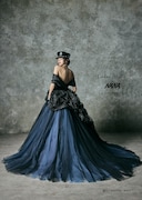 「NANA」のナナをモチーフにした「LU-1012 Blue×Black」。