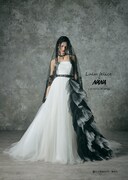 「NANA」のナナをモチーフにした「LU-1013 Black×White」。