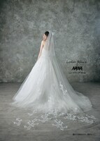 「NANA」の奈々をモチーフにした「LU-1015 Off White」。