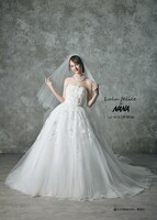 「NANA」の奈々をモチーフにした「LU-1015 Off White」。