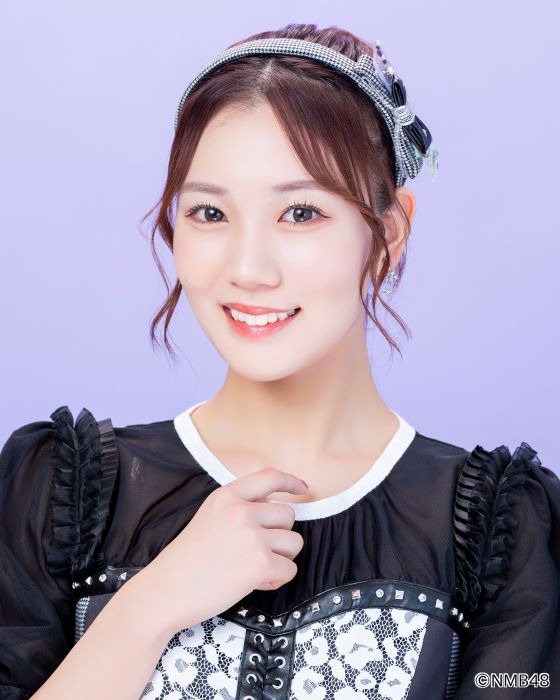 双葉役の眞鍋杏樹（NMB48）。 - 舞台「パリピ孔明」完全再現