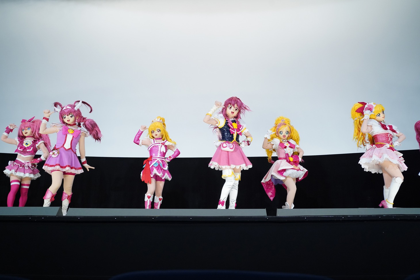 ダンスステージの様子。