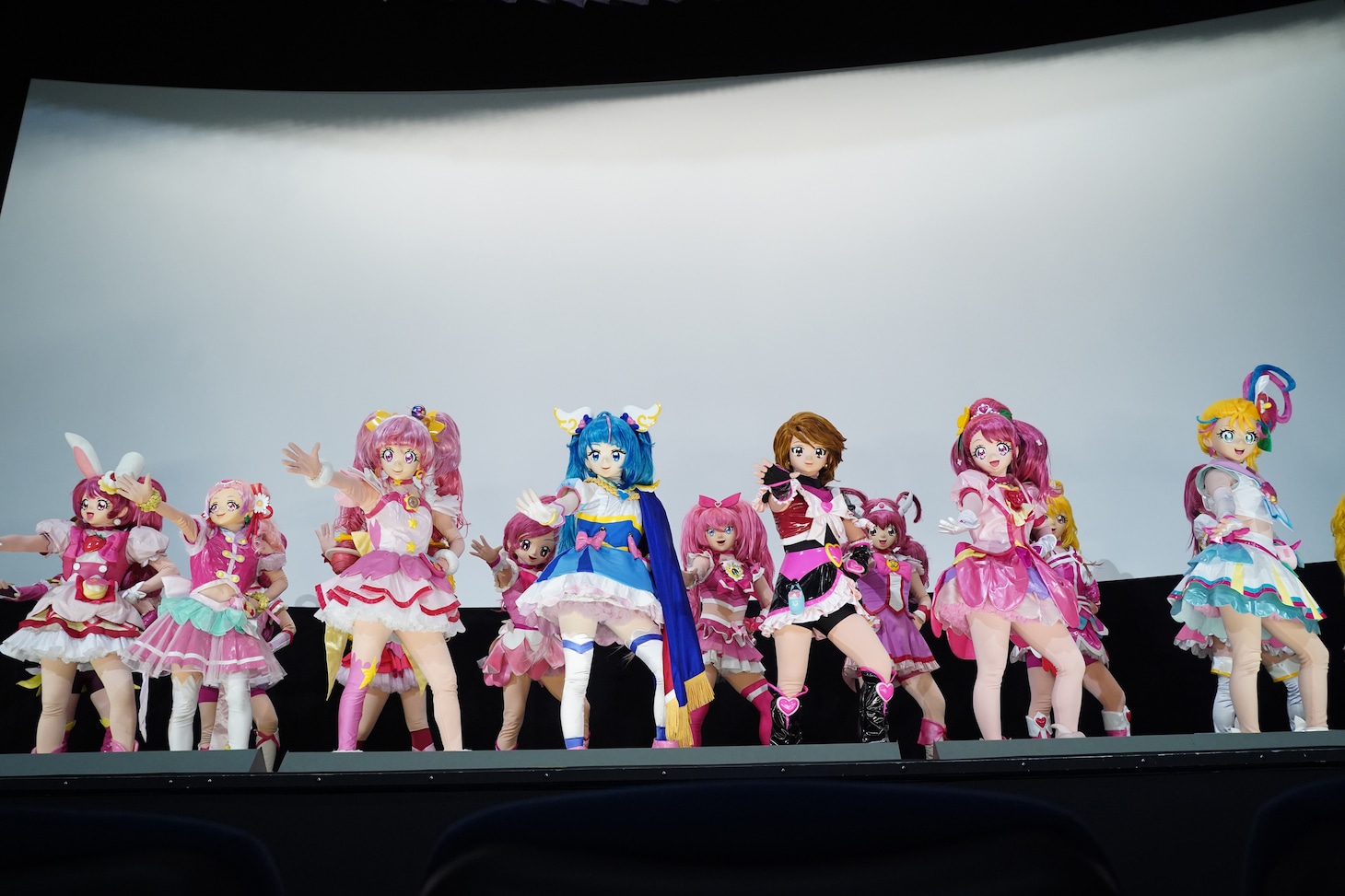 ダンスステージの様子。