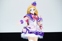 名乗りを披露するキュアフレンディ。