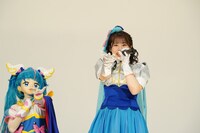 左からキュアスカイ、石井あみ。