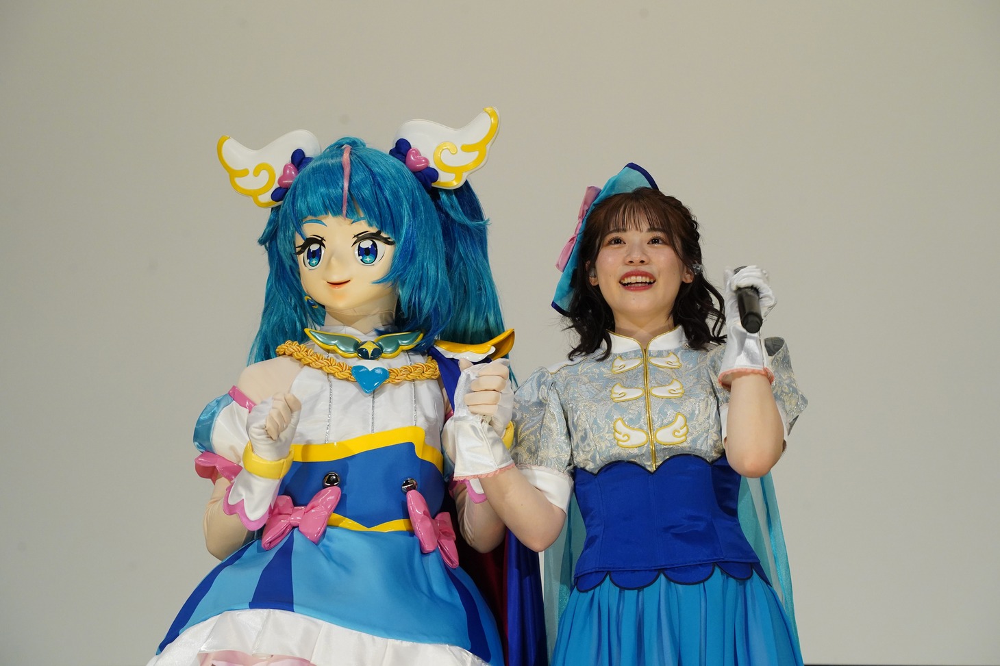 キュアスカイと石井あみ。