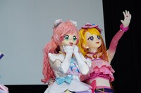 左からキュアプリズム、キュアバタフライ。