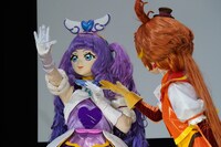 キュアマジェスティに手を差し出すキュアウィング。