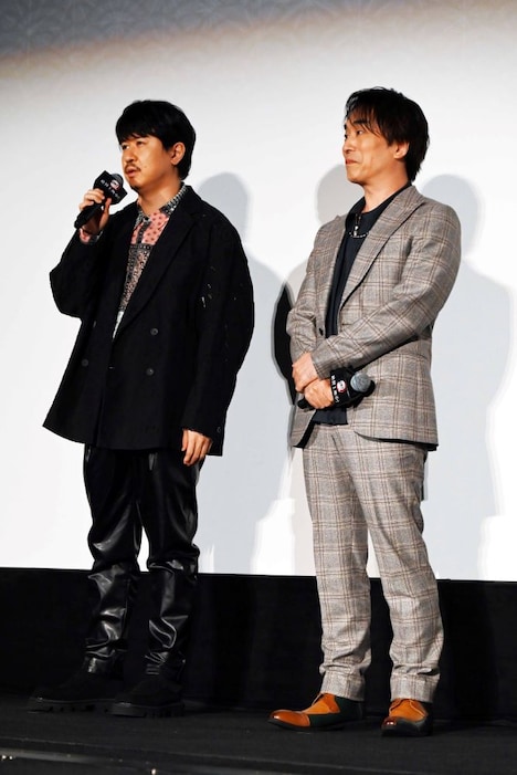 左から杉田智和、関智一。