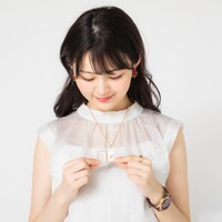 「運命日記 モデル ネックレス」