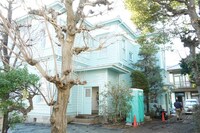 旧尾崎テオドラ邸の外観。