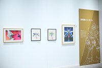 「DESIGNS 永野護デザイン展」より、「重戦機エルガイム」の展示エリア。 (c)創通・サンライズ