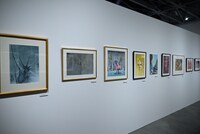 「DESIGNS 永野護デザイン展」より、「ファイブスター物語」の展示エリア。(c)EDIT