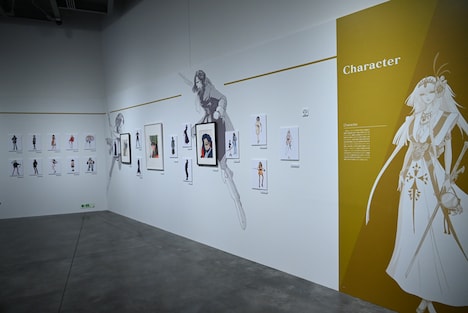 「DESIGNS 永野護デザイン展」より、「ファイブスター物語」の展示エリア。(c)EDIT