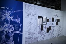 「DESIGNS 永野護デザイン展」より、「ファイブスター物語」の展示エリア。(c)EDIT