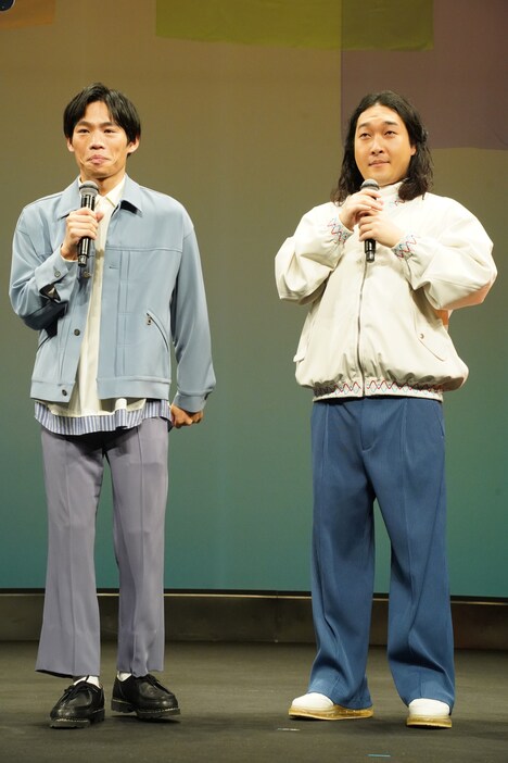 かが屋。左から加賀翔、賀屋壮也。