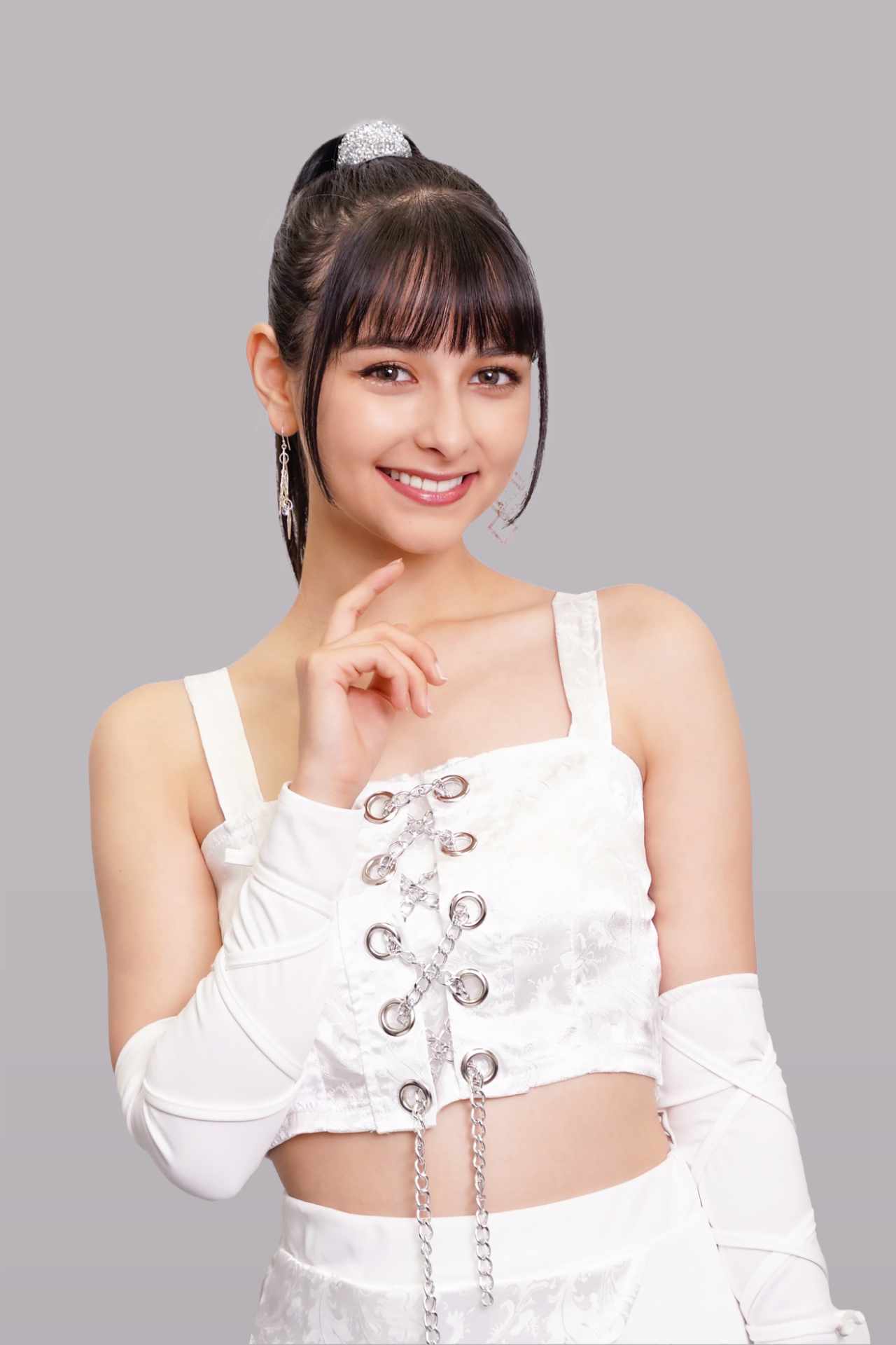 嵐莉菜扮する式部紫。