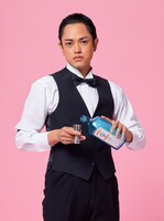 前田隆太朗扮する謎の先輩。