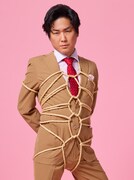 山崎樹範扮する響ワタル。