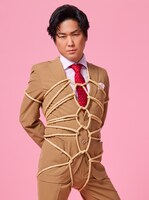 山崎樹範扮する響ワタル。