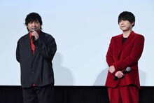 左から中村悠一と梶裕貴。