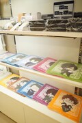 「PSYCHO-PASS サイコパス 10周年記念展覧会 CHROMESTHESIA SCOPE」物販スペースの様子。