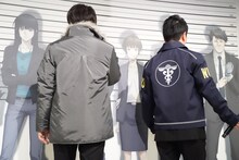 演じるキャラクターをイメージした衣装を披露する関智一（左）と野島健児（右）。