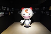 「PSYCHO-PASS サイコパス 10周年記念展覧会 CHROMESTHESIA SCOPE」の様子。