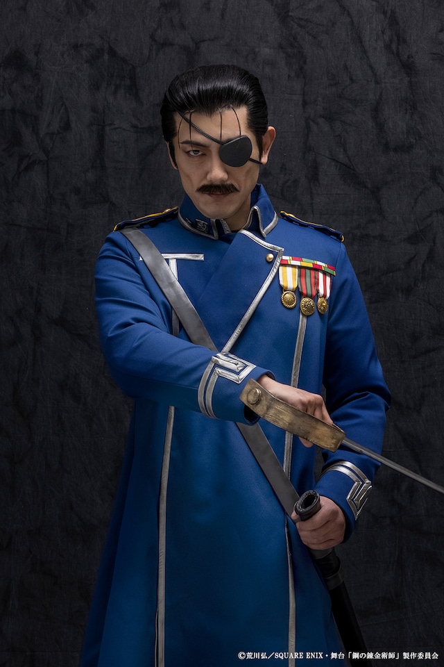 谷口賢志演じるキング・ブラッドレイ。