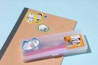 「ドラえもん ひとやすみステッカー」の使用イメージ。