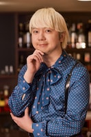 相田周二（三四郎）演じるしのぶ。 (c)「好きなオトコと別れたい」製作委員会