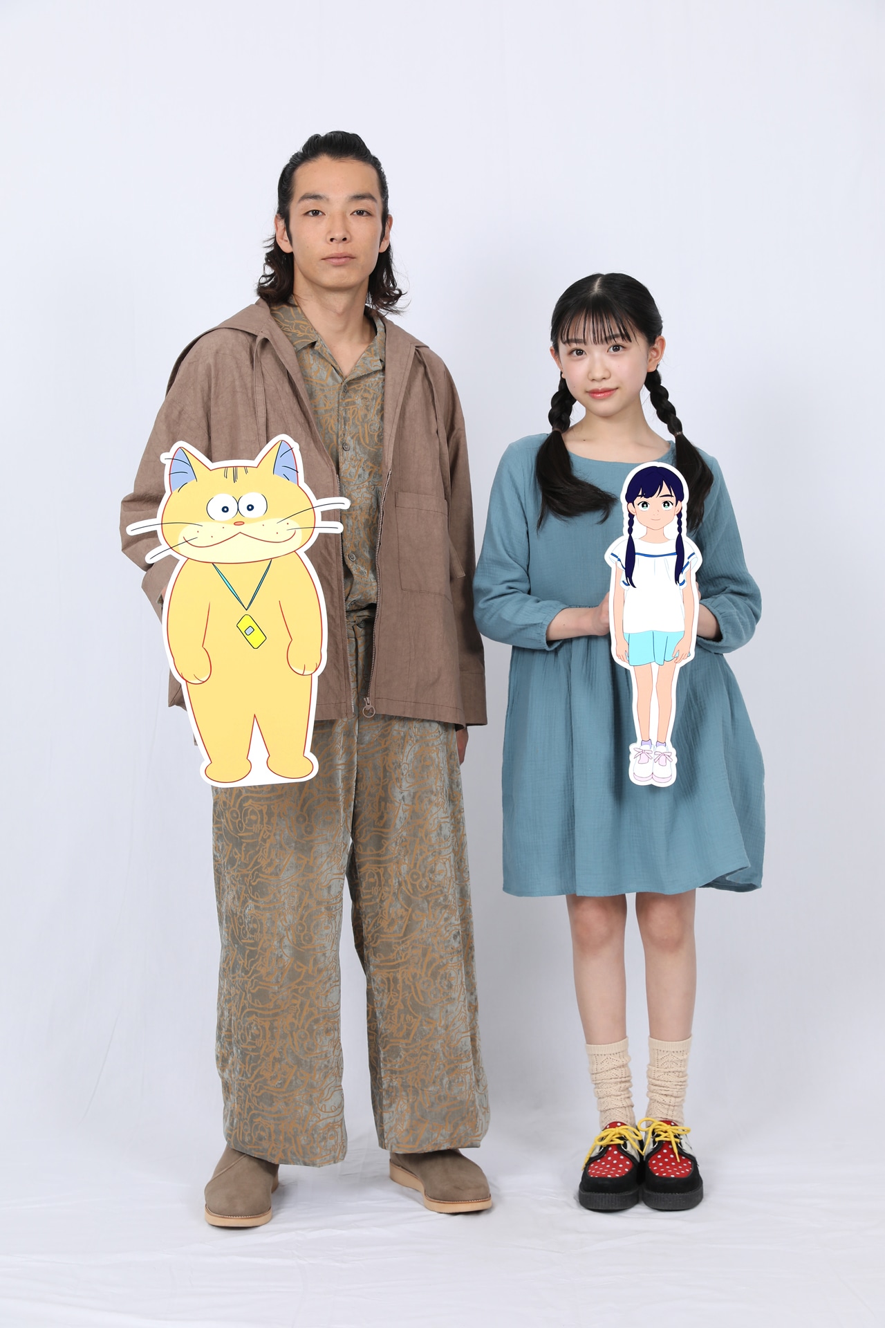 左から森山未來、五藤希愛