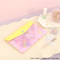 「【推しの子】｜エンベロープケース（アイ・アクア・ルビー）」使用イメージ。