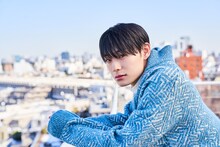 高松アロハ扮する白石優人。 (c)「恋をするなら二度目が上等」製作委員会・MBS