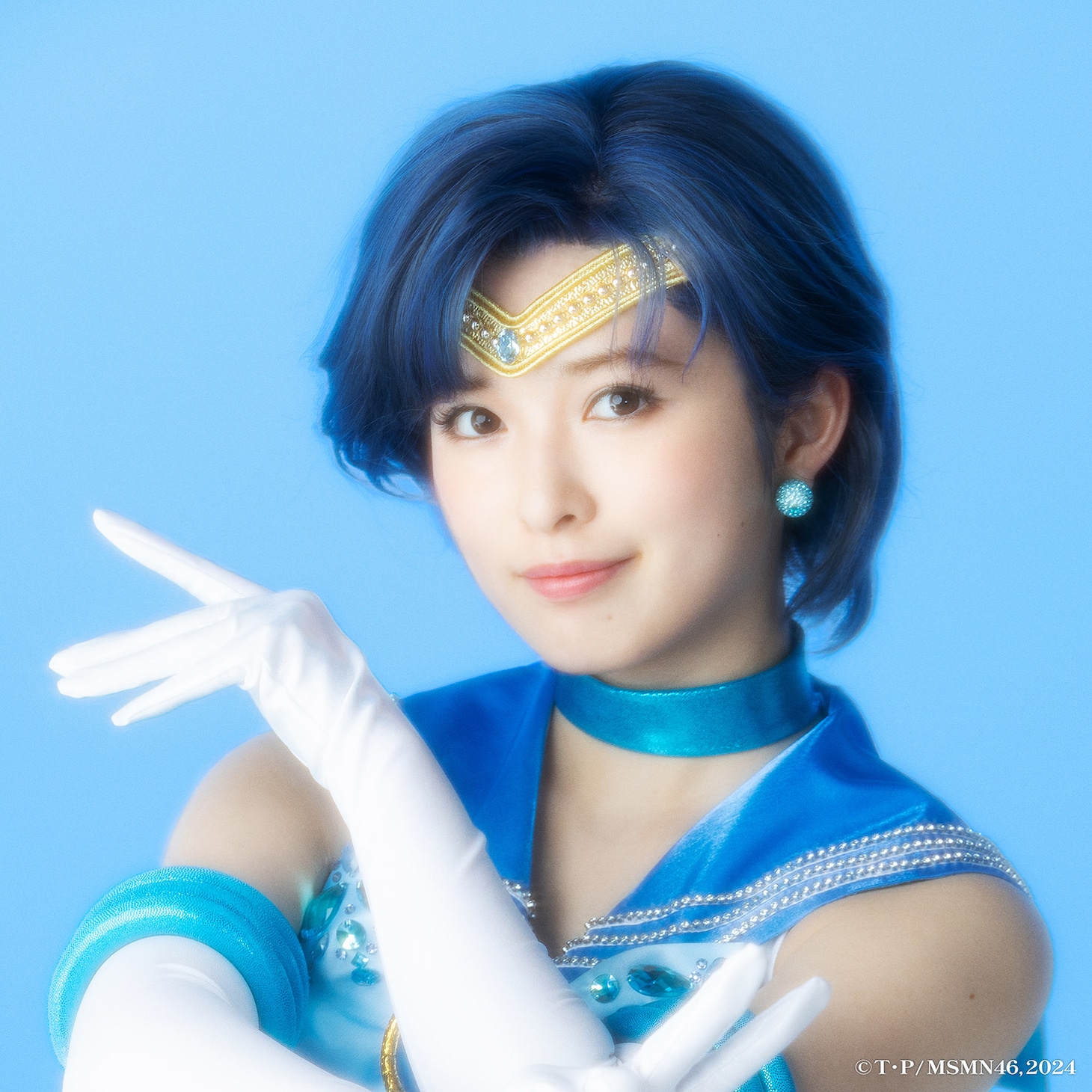 小川彩演じるセーラーマーキュリー。（Team MOON）(c)武内直子・PNP／乃木坂46版 ミュージカル「美少女戦士セーラームーン」製作委員会2024