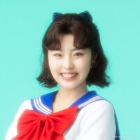 上杉柚葉扮する大阪なる。