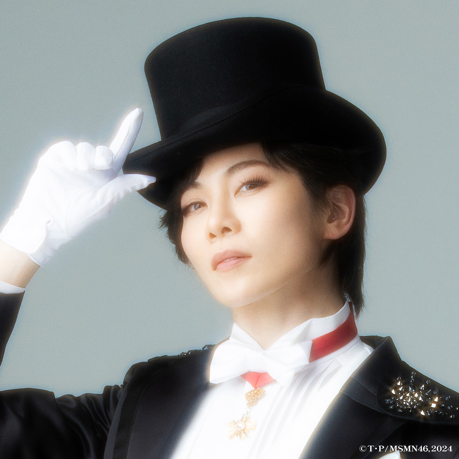 天寿光希演じるタキシード仮面 / 地場衛。(c)武内直子・PNP／乃木坂46版 ミュージカル「美少女戦士セーラームーン」製作委員会2024