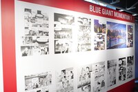 「BLUE GIANT」ポップアップストアの店内の様子。