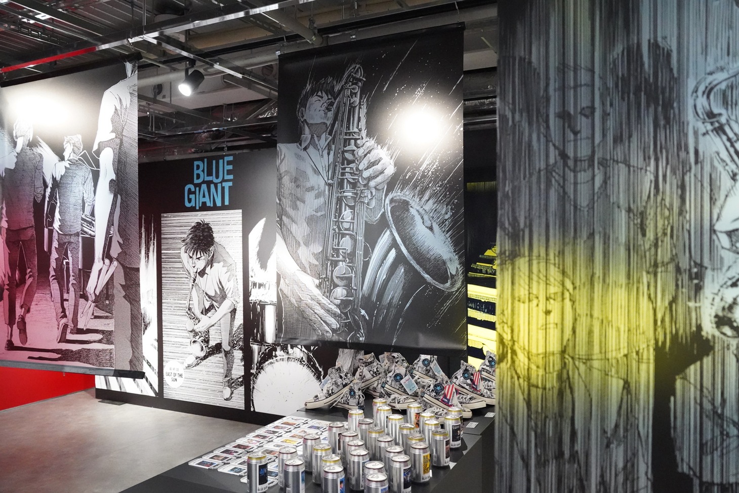 「BLUE GIANT」ポップアップストアの店内の様子。