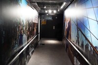 「BLUE GIANT」ポップアップストアの店内の様子。