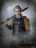 萩野崇扮するアシェラッド。