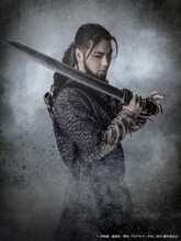 中村誠治郎扮するトールズ。