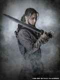 中村誠治郎扮するトールズ。