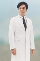 井浦新扮する大迫紘一。