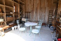 「オキノ邸」の車庫。