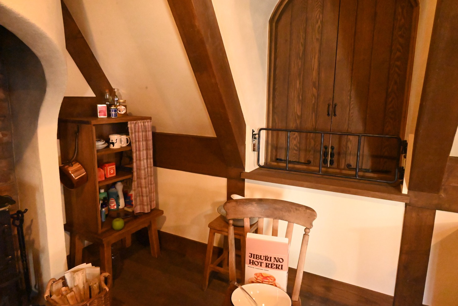 「グーチョキパン屋」の屋根裏部屋。