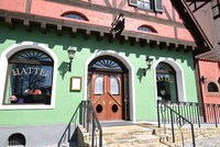 「ハッター帽子店」