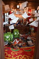 「ジブリの大倉庫」の「にせの艦長室」。